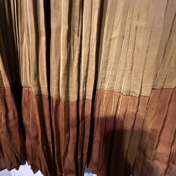 by anthropologie M Tiered Skirt Drop Waist Length 33 Elastic Waist Gold /brown - Picture 3 of 7